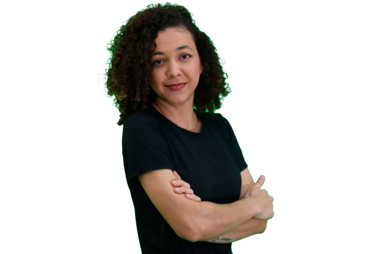 Imagem da tradutora intérprete de LibrasMárcia Soares Leite, que ministrará Curso básico de Libras como Segunda Língua (L2)