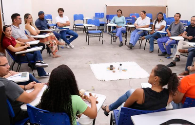 Imagem de pessoas reunidas durante edição 2024 do Projeto Escuta Itinerante no Centro Multidisciplinar de Barra