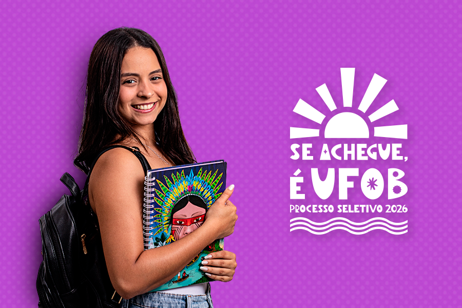 Arte em fundo rosa com foto de estudante da UFOB e marca "Se achegue, é UFOB!"