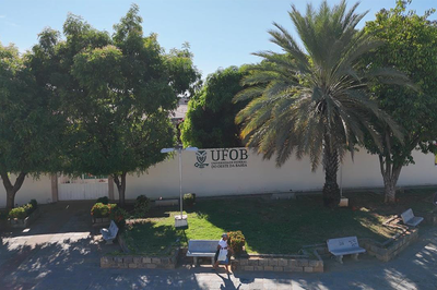 Imagem aérea da fachada do Centro Multidisciplinar da UFOB de Santa Maria da Vitória