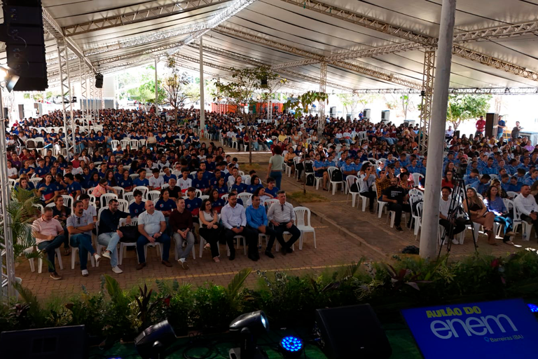 Imagem de público do Aulão do Enem, realizado pelo Ministério da Educação e Secretaria de Educação da Bahia, no campus Reitor Edgard Santos, em Barreiras