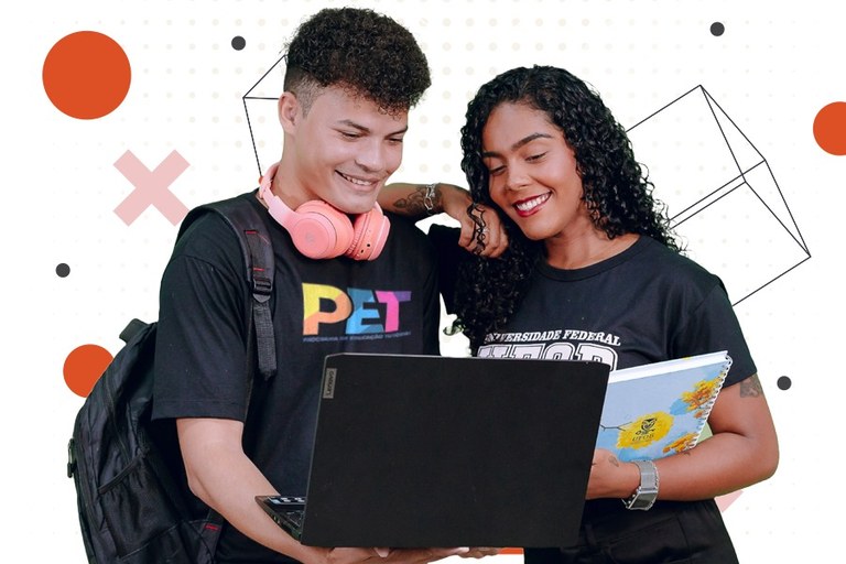 Foto de estudantes com camisa do PET