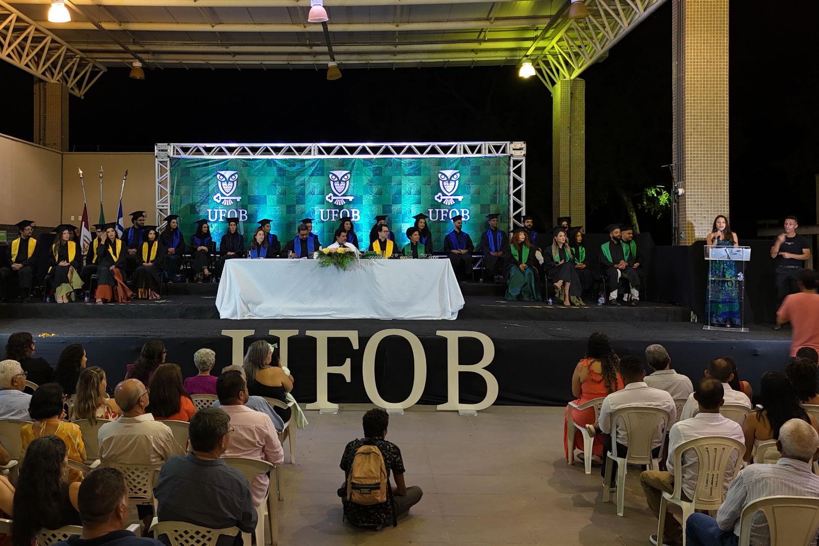 Imagem de solenidade de Colação de grau do semetre 2024.2 do Campus Reitor Edgard Santos, em Barreiras