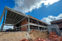 Imagem de uma escola em obra