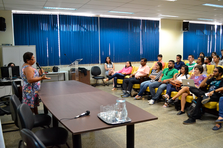 Mesa de abertura do evento de Monitoria no auditório da UFOB