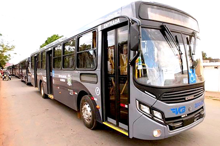 Imagem de um ônibus da VCB, concessionária de transporte público de Barreiras