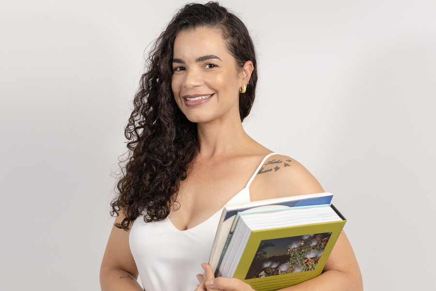 Imagem de estudante de pós-graduação da UFOB