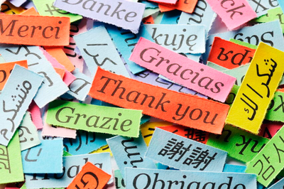 Imagem da palavra obrigado em vários idiomas: grazi, merci, gracias, thank you